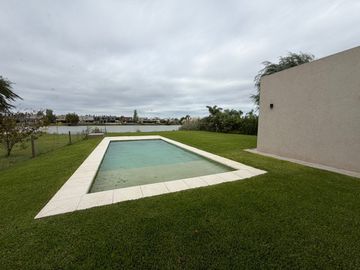 Venta Casa 4 ambientes al lago Country Santa Rita
