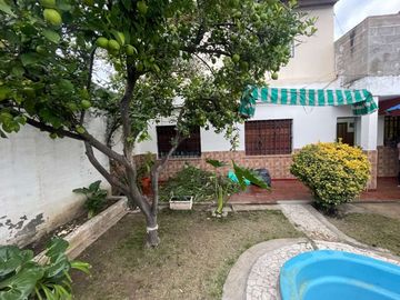 CASA + 2 DEPARTAMENTOS – B° PARQUE LICEO SECC II