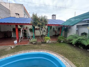 CASA + 2 DEPARTAMENTOS – B° PARQUE LICEO SECC II