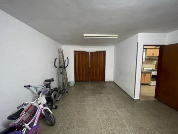 CASA + 2 DEPARTAMENTOS – B° PARQUE LICEO SECC II