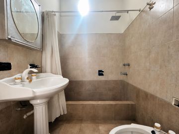VENTA DE CASA Y DEPTO DE 2 DORMITORIOS EN BELGRANO