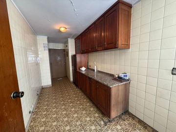 VENTA DEPTO 4 AMBIENTES CON COCHERA EN AVELLANEDA