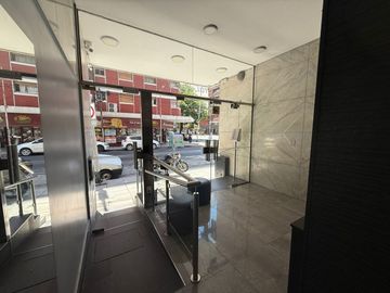 VENTA DEPTO 4 AMBIENTES CON COCHERA EN AVELLANEDA