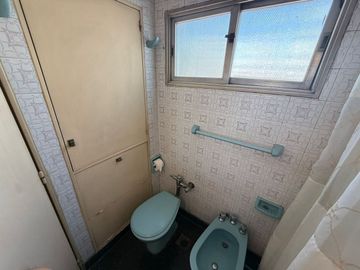VENTA DEPTO 4 AMBIENTES CON COCHERA EN AVELLANEDA