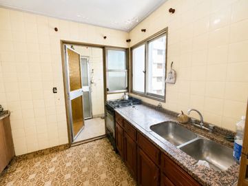 VENTA DEPTO 4 AMBIENTES CON COCHERA EN AVELLANEDA