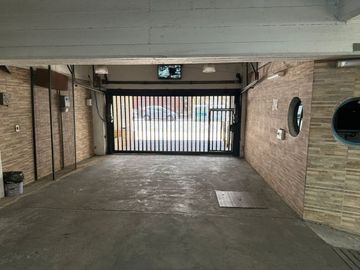 VENTA DEPTO 4 AMBIENTES CON COCHERA EN AVELLANEDA