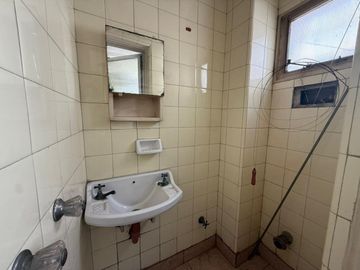 VENTA DEPTO 4 AMBIENTES CON COCHERA EN AVELLANEDA