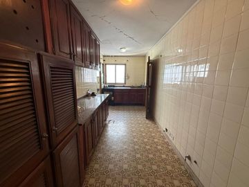 VENTA DEPTO 4 AMBIENTES CON COCHERA EN AVELLANEDA