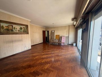 VENTA DEPTO 4 AMBIENTES CON COCHERA EN AVELLANEDA