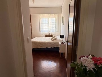 VENTA DPTO 2 DORMIT. FRENTE PLAZA CON COCHERA
