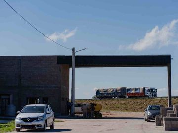 ALQUILER COMERCIAL GALPON 300 M2 SOBRE RUTA 38