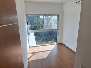 CASA 3 DORM EN ALQUIL JARDIN PILETA MUELLE AL AGUA