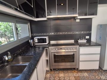 CASA 3 DORM EN ALQUIL JARDIN PILETA MUELLE AL AGUA
