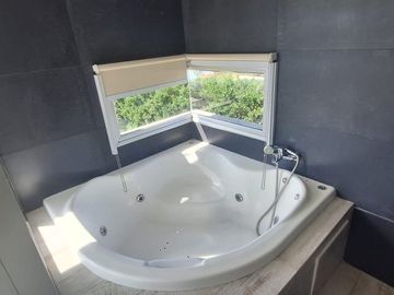 CASA 3 DORM EN ALQUIL JARDIN PILETA MUELLE AL AGUA