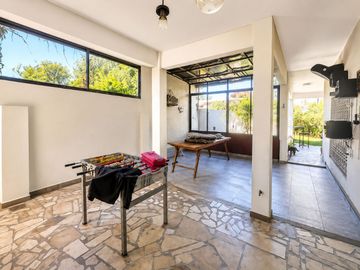VENTA Casa Lanús pileta parrilla terraza 2 cochera
