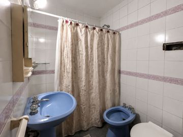 VENTA Casa Lanús pileta parrilla terraza 2 cochera