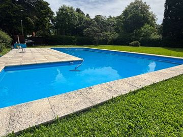 INVERSION SEGURA: Quinta con 2 Viviendas y Piscina
