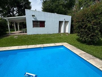 INVERSION SEGURA: Quinta con 2 Viviendas y Piscina