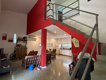 INVERSION SEGURA: Quinta con 2 Viviendas y Piscina