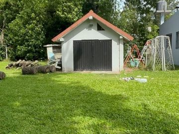 INVERSION SEGURA: Quinta con 2 Viviendas y Piscina