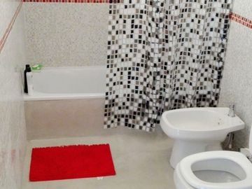 INVERSION SEGURA: Quinta con 2 Viviendas y Piscina