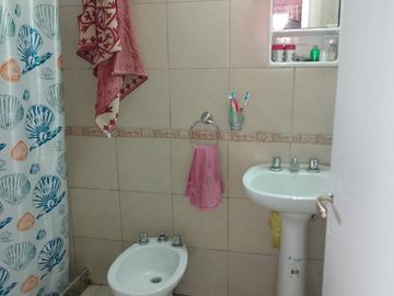 HERMOSA CASA EN TORTUGUITAS. AMPLIO PARQUE.