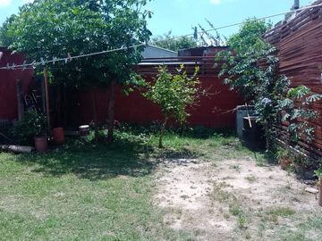HERMOSA CASA EN TORTUGUITAS. AMPLIO PARQUE.