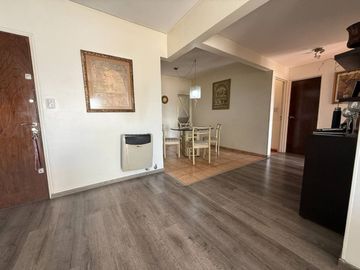 DEPARTAMENTO 4 AMBIENTES CON BALCON FLORESTA