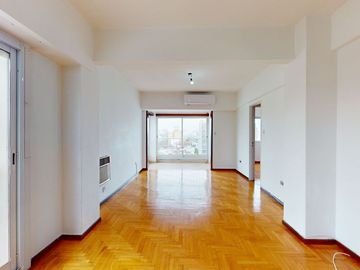 VENTA AMPLIO SEMIPISO BELGRANO 5 AMBIENTES COCHERA