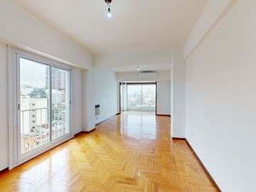 VENTA AMPLIO SEMIPISO BELGRANO 5 AMBIENTES COCHERA