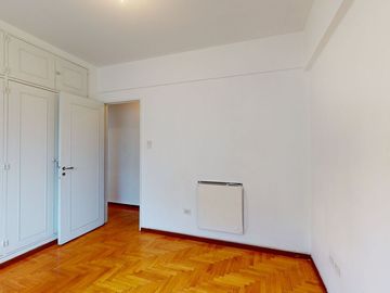 VENTA AMPLIO SEMIPISO BELGRANO 5 AMBIENTES COCHERA