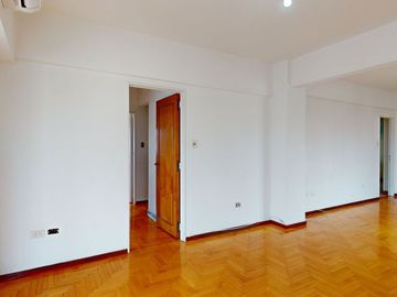 VENTA AMPLIO SEMIPISO BELGRANO 5 AMBIENTES COCHERA