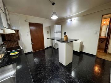 DEPARTAMENTO 4 AMB AL FRENTE C/GUARDACOCHE FLORES