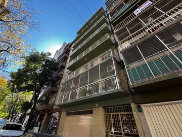 DEPARTAMENTO 4 AMB AL FRENTE C/GUARDACOCHE FLORES