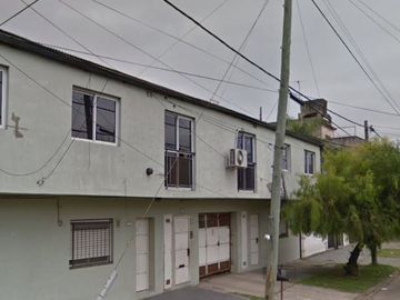VENTA GARAJE Y DEPARTAMENTO CASEROS  FINANCIACION