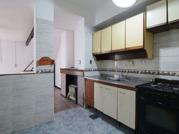 VENTA PH TIPO CASA 5 AMBIENTES FLORESTA
