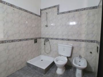 VENTA PH TIPO CASA 5 AMBIENTES FLORESTA