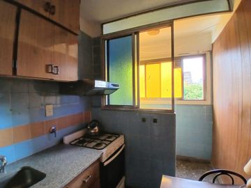DEPTO 2 AMB.GRANDES ALQUILER- BARRACAS -C/VESTIDOR