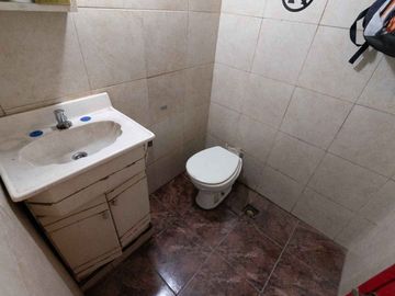 Venta de local en Villa Crespo zona Warnes