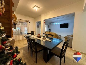 CASA EN VENTA EN SAN VICENTE CON PILETA Y COCHERA