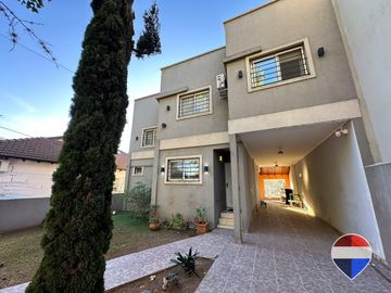 CASA EN VENTA EN SAN VICENTE CON PILETA Y COCHERA