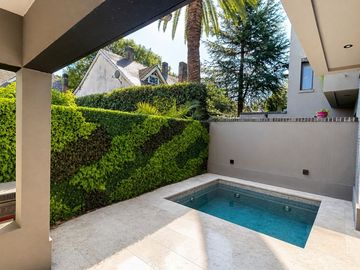 DUPLEX EN VENTA. ADROGUE, COCHERA,PILETA PRIVADA