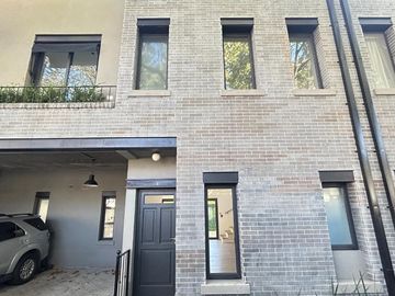 DUPLEX EN VENTA. ADROGUE, COCHERA,PILETA PRIVADA