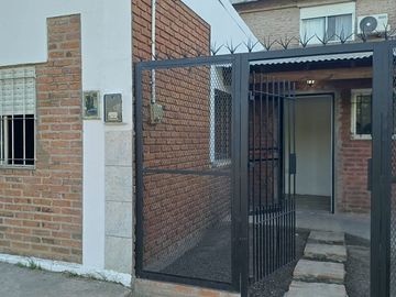 MONOAMBIENTE EN ALQUILER EN MONTE GRANDE CON PATIO