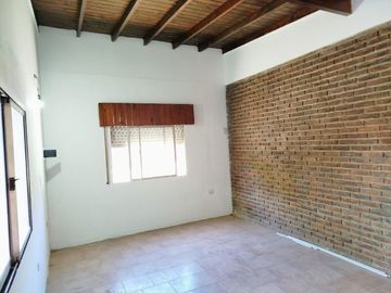 MONOAMBIENTE EN ALQUILER EN MONTE GRANDE CON PATIO