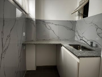 OFICINA CONSULTORIO EN VENTA LA PLATA
