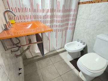 CASA EN VENTA SAN CARLOS LA PLATA 2 DORMITORIOS