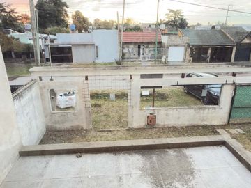 CASA EN VENTA SAN CARLOS LA PLATA 2 DORMITORIOS