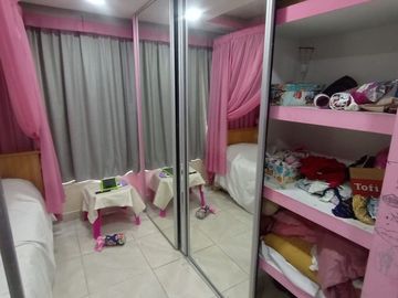VENTA CASA EN 2 PLANTAS C/COCHERA FLORESTA NORTE