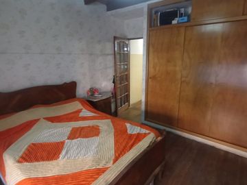 VENTA CASA EN 2 PLANTAS C/COCHERA FLORESTA NORTE